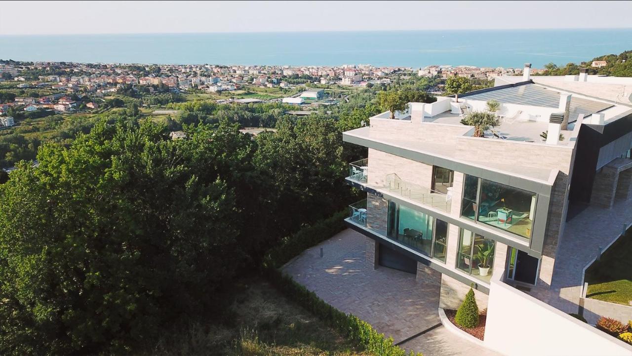 Villa Verna Agriresort フランカヴィッラ・アル・マーレ エクステリア 写真