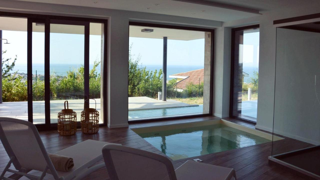 Villa Verna Agriresort フランカヴィッラ・アル・マーレ エクステリア 写真