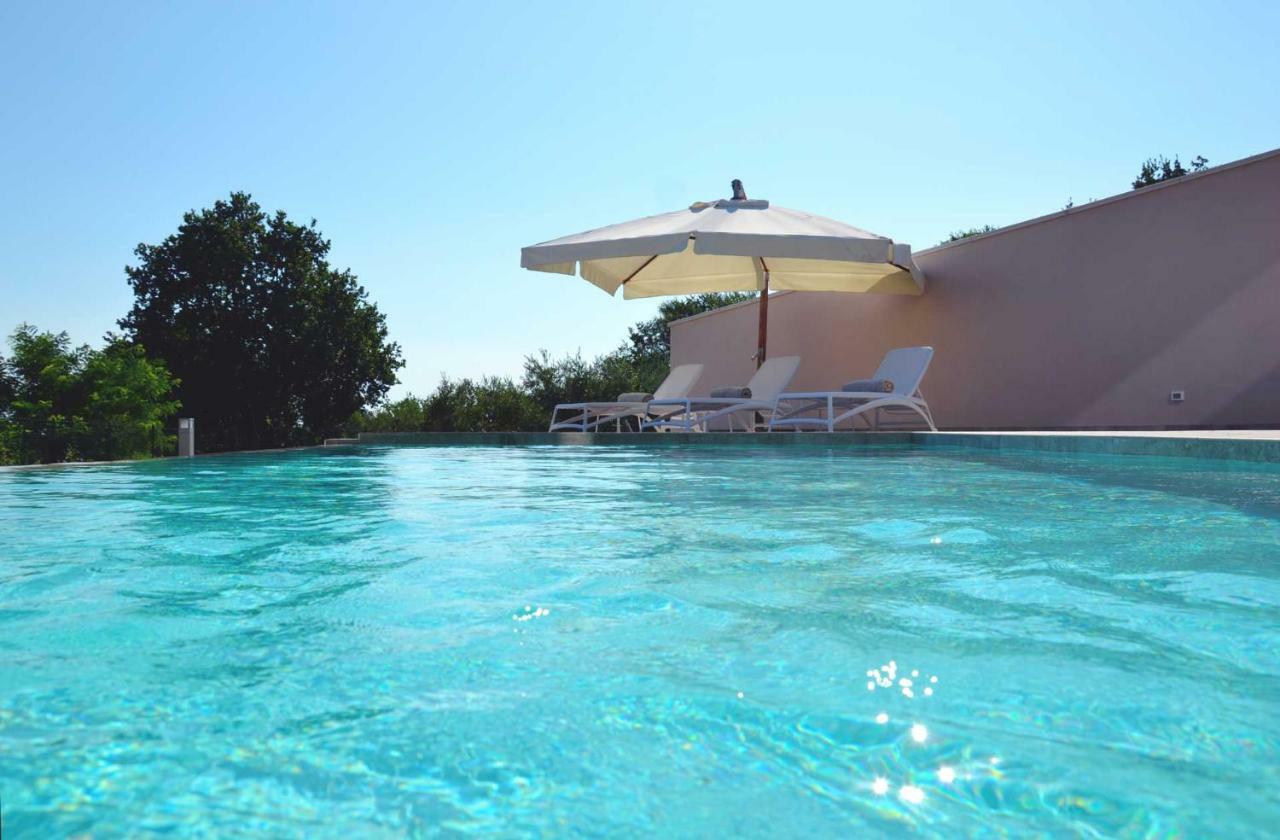 Villa Verna Agriresort フランカヴィッラ・アル・マーレ エクステリア 写真
